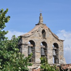Il campanile della chiesa di Cesacastina