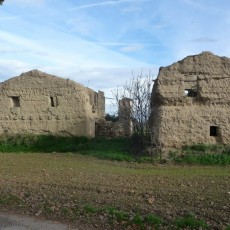 Le antiche case di terra cruda