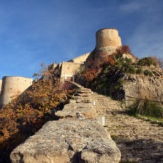 Verso l'ingresso del Castello