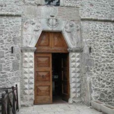 Portale Monumentale Castello Orsini Colonna