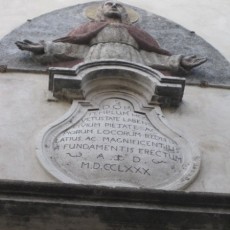 Ingresso della chiesa di San Carlo Borromeo